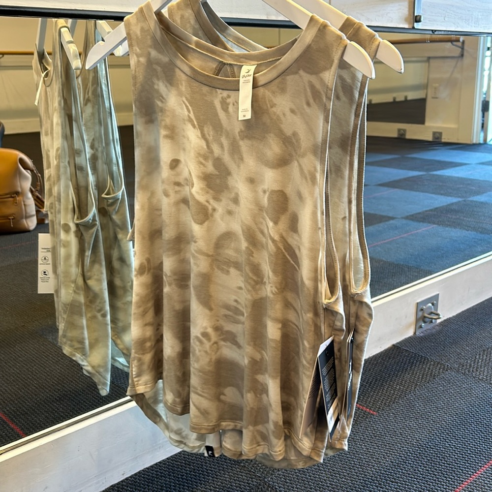 Glyder Tank with pattern and open back detail